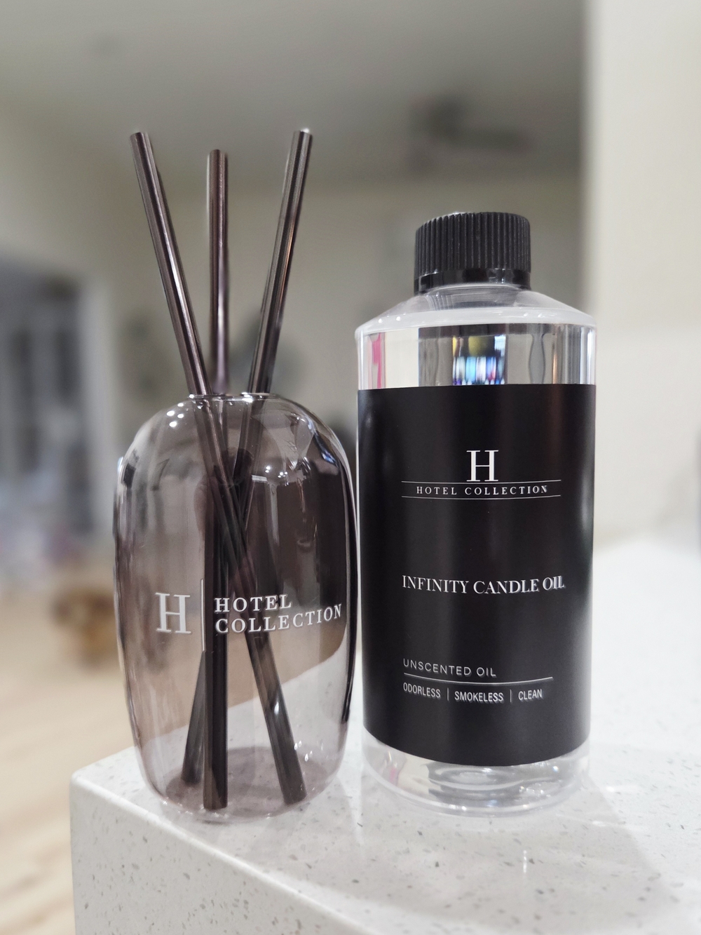 Hotel Collection Infinity Candle Oil + Reed Diffuser - Black/Smoky Gray